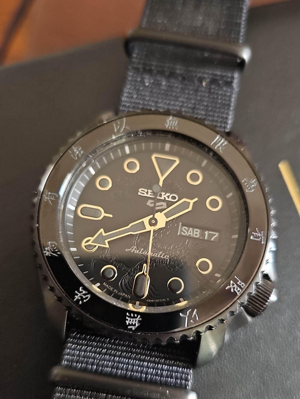 Seiko 5 Sports Bruce Lee Limited Edition Boxed Set. Automatic Watch. - Picture 5 of 12